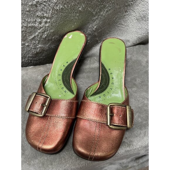 Vtg 90s Kenneth Cole 7.5 Copper Metallic Round Mules Kitten Heels Buckle READ - Picture 1 of 11